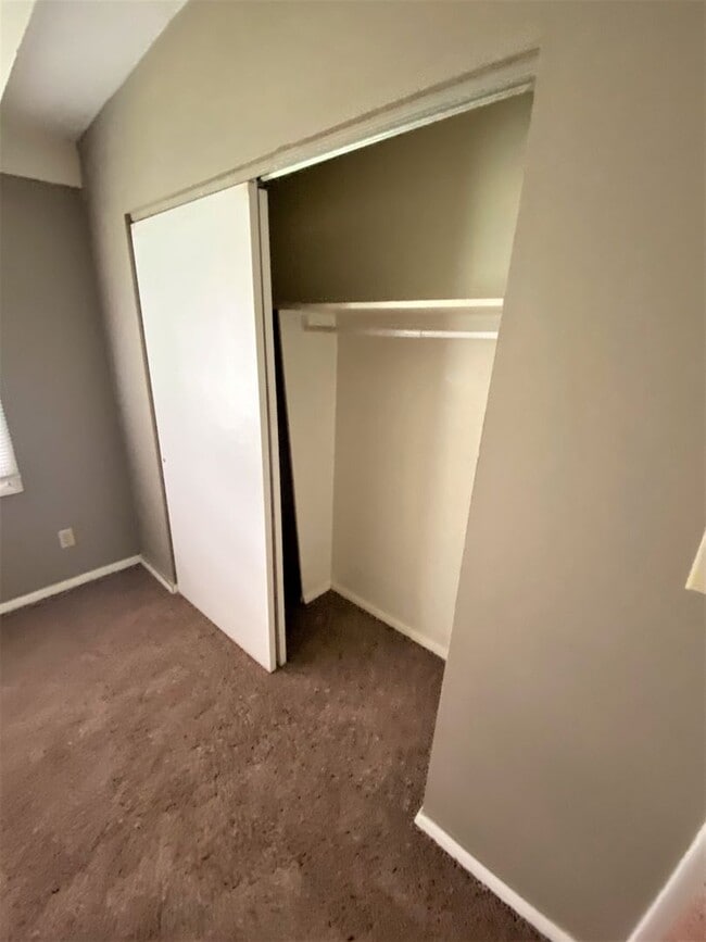 Building Photo - 3 Bedroom - Upper Arlington