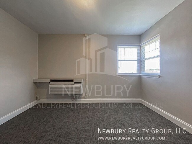 Building Photo - 305 San Juan Dr