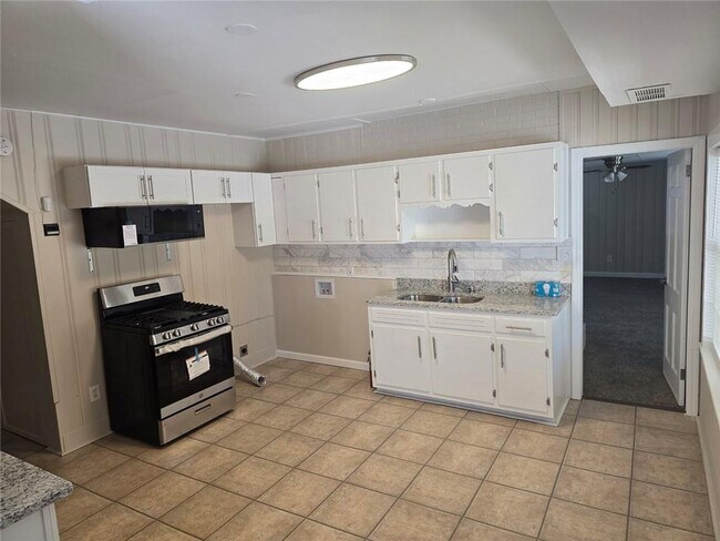 Building Photo - 3420 Northside Dr