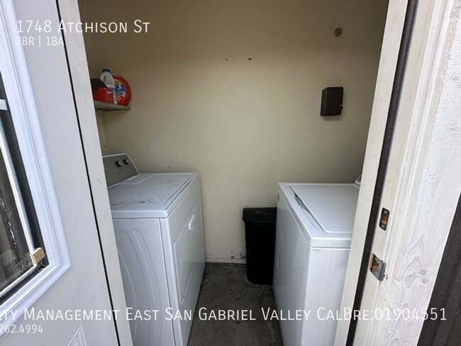 Building Photo - 1748 Atchison St