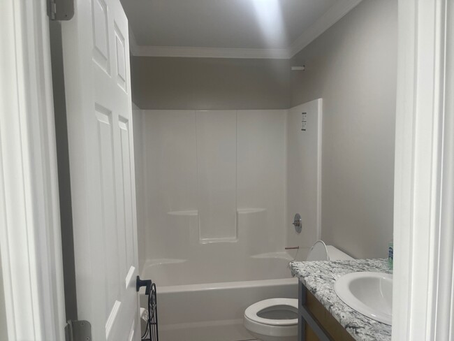 Building Photo - 103 Fox Pond Ln
