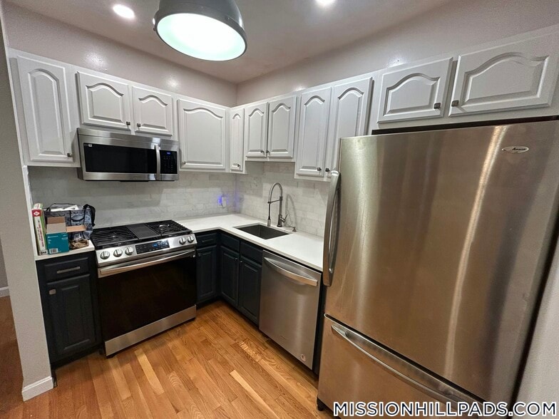 Building Photo - 120 Highland St