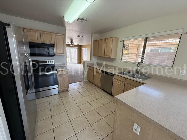 Building Photo - 9252 W Ironwood Dr