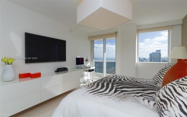 Building Photo - 3 br, 3 bath Condo - 4775 Collins Ave Apt ...