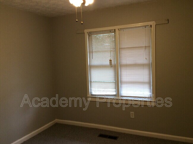 Building Photo - 2308 Kelleytown Rd