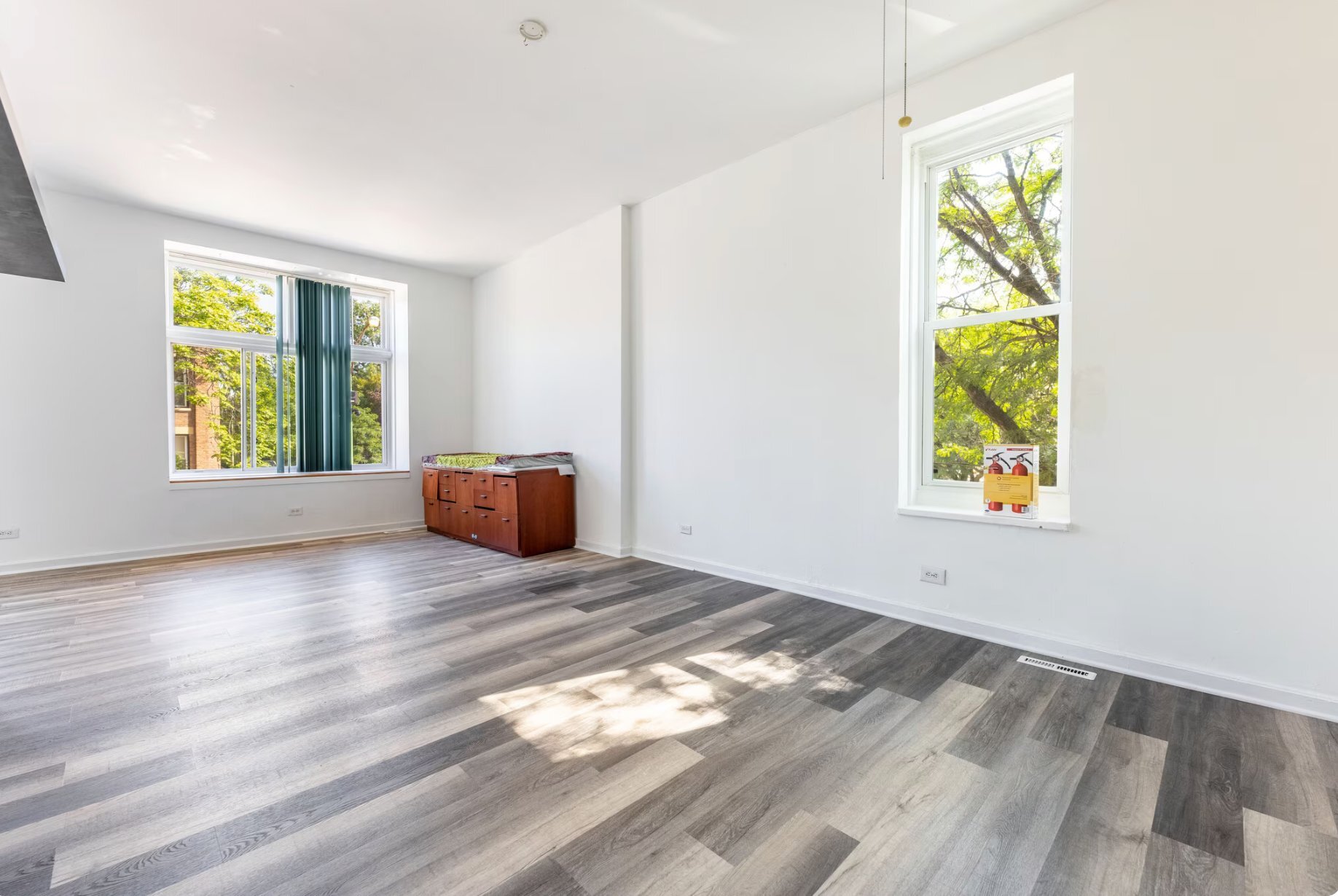 Building Photo - 901 W 19th St