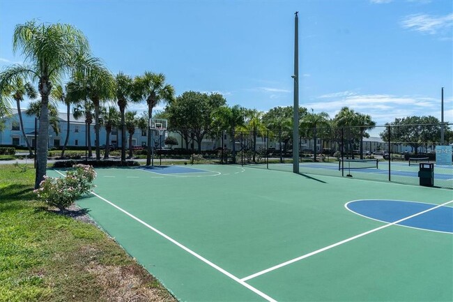 Building Photo - 4751 Coquina Key Dr SE