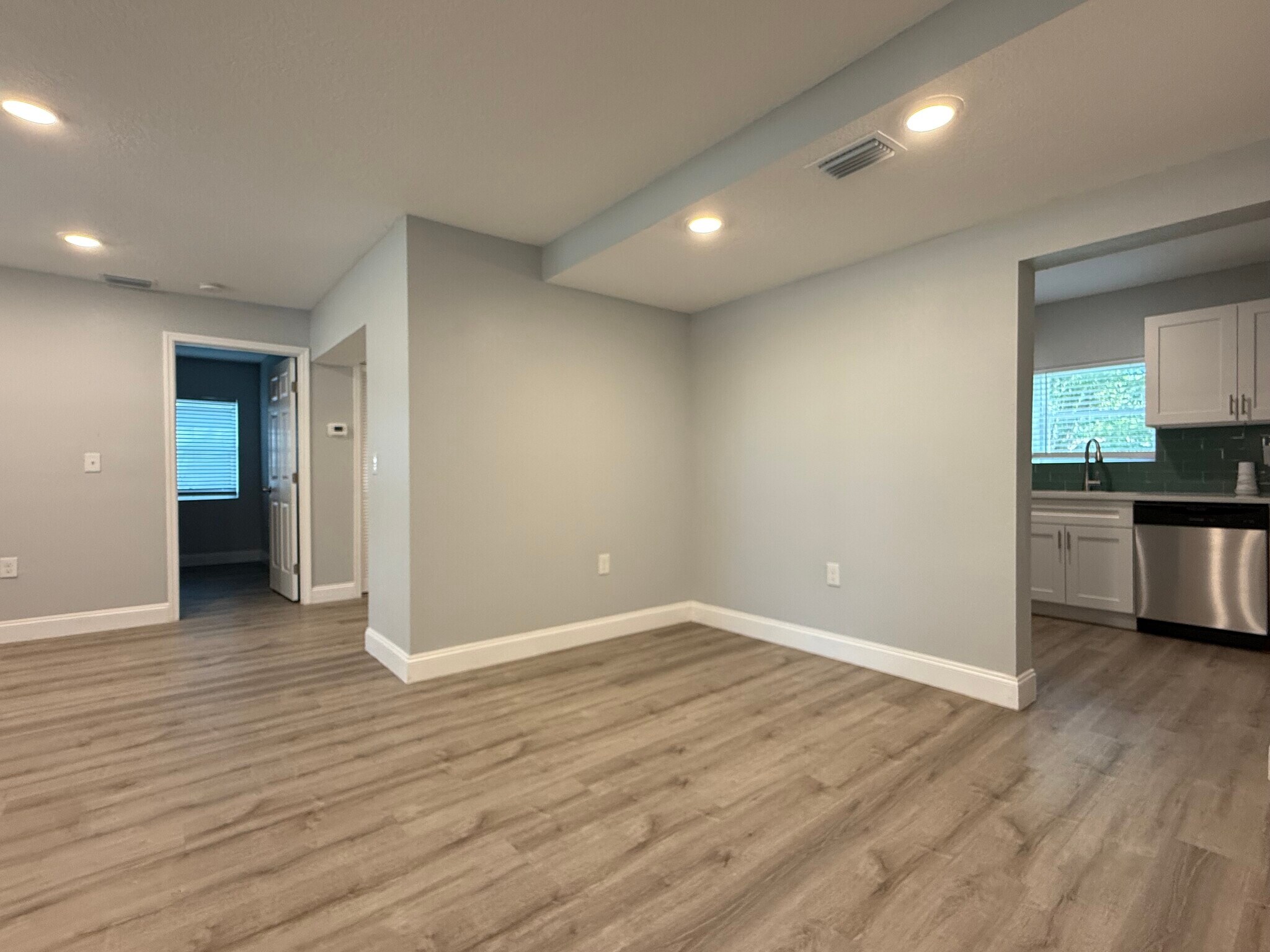 Dining Nook - 5032 Welborn Rd