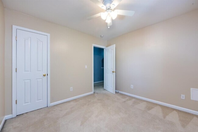 Building Photo - 4811 Sunburst Ln