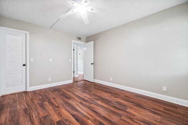 Building Photo - 733 Normandy Trail