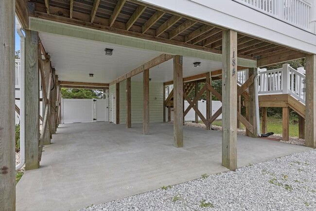 Building Photo - 184 Grandview Dr