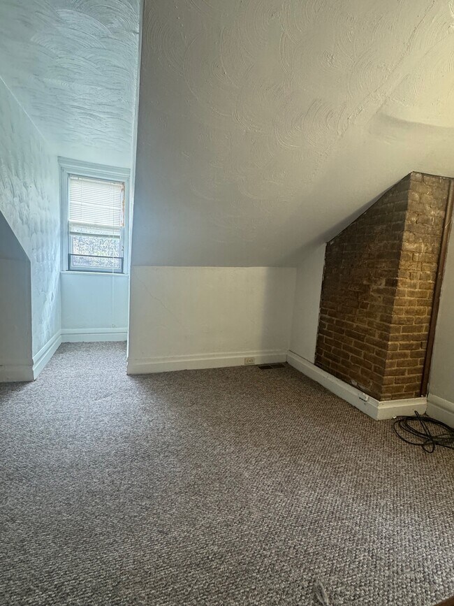 Building Photo - 1 Cabin St