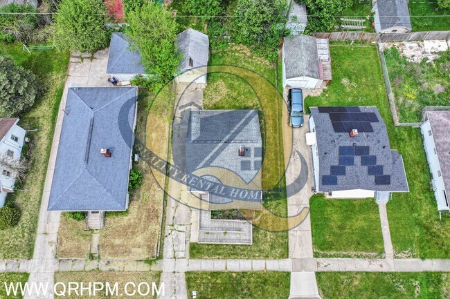 Building Photo - AVAILABLE NOW! FLINT SCHOOLS