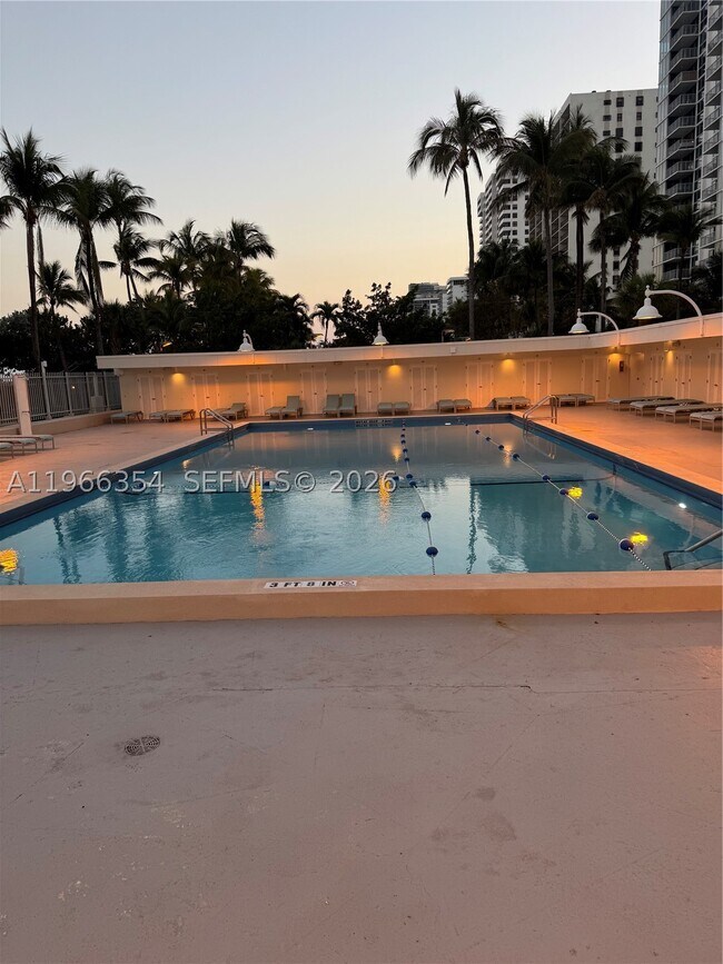 Building Photo - 2899 Collins Ave