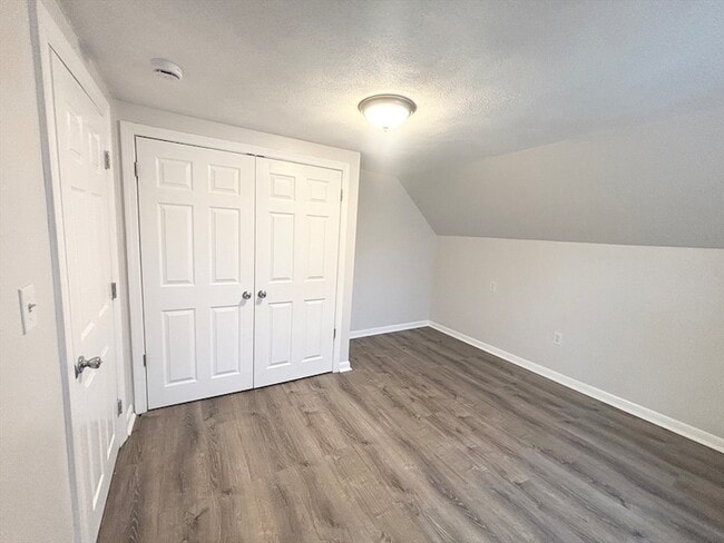 Building Photo - 11 Byron St