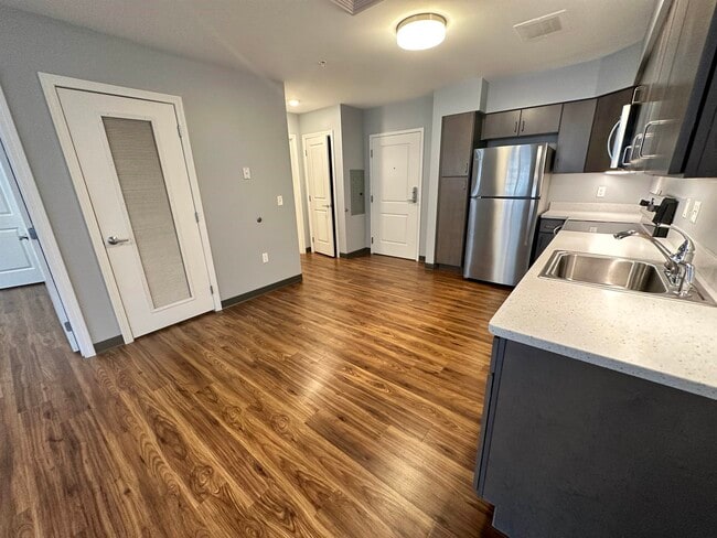 Building Photo - 52 E Ridge Dr
