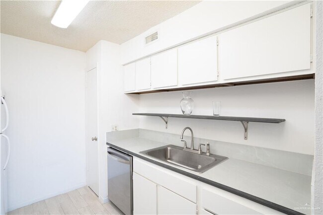 Building Photo - 4601 Carmen Ave