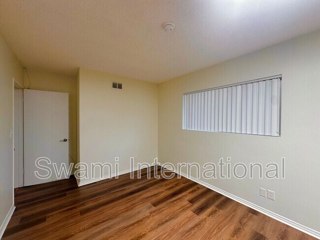 Building Photo - 2404 255th St