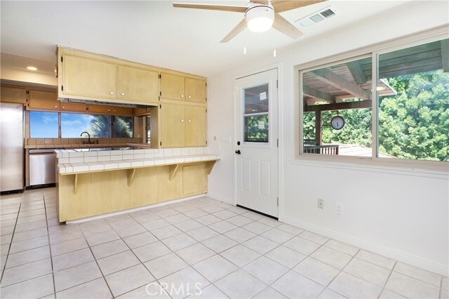 Building Photo - 1731 La Loma Dr