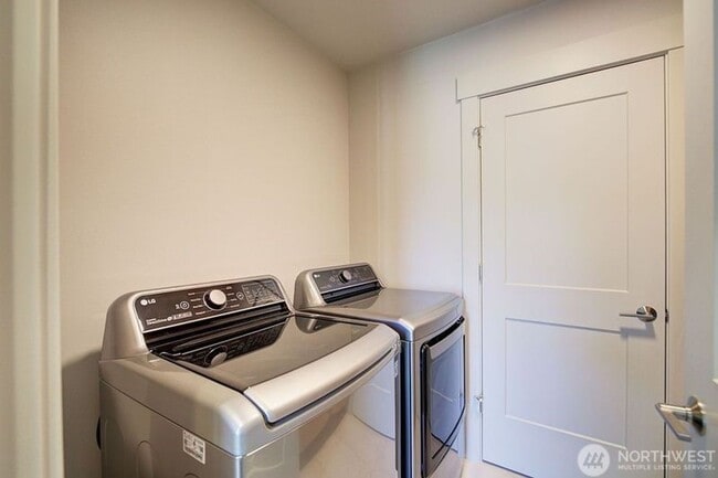 Building Photo - 4Bd/3.25Ba Issaquah House