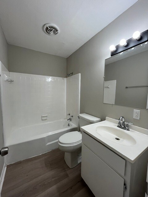 Building Photo - 2290 Friar Rd