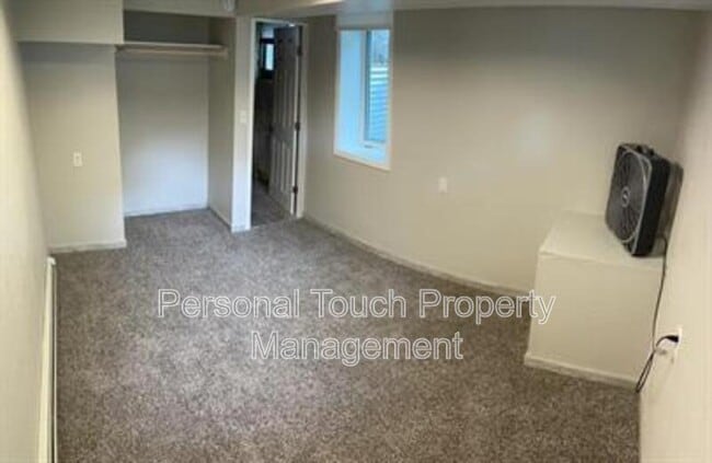 Building Photo - 1026 N University Dr
