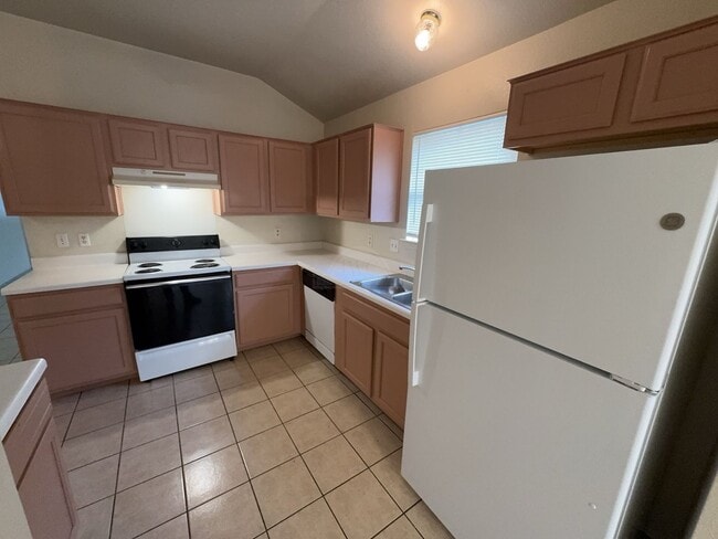 Building Photo - 1604 Grey Fox Trail