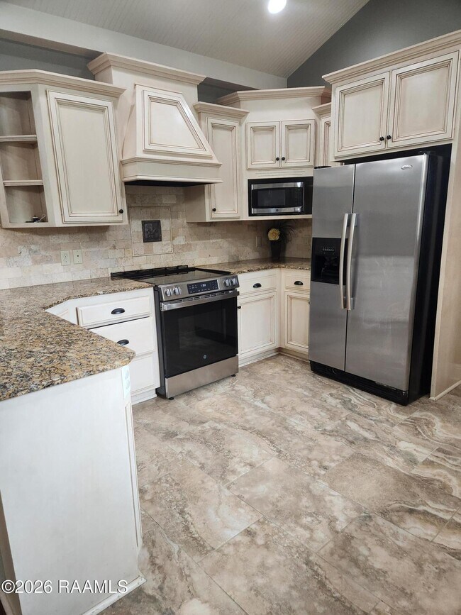Building Photo - 119 Metairie Ct