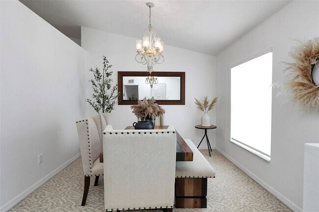 Building Photo - 10648 SW 38th Ave
