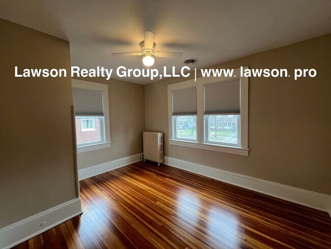 Building Photo - 1733 Maiden Ln SW