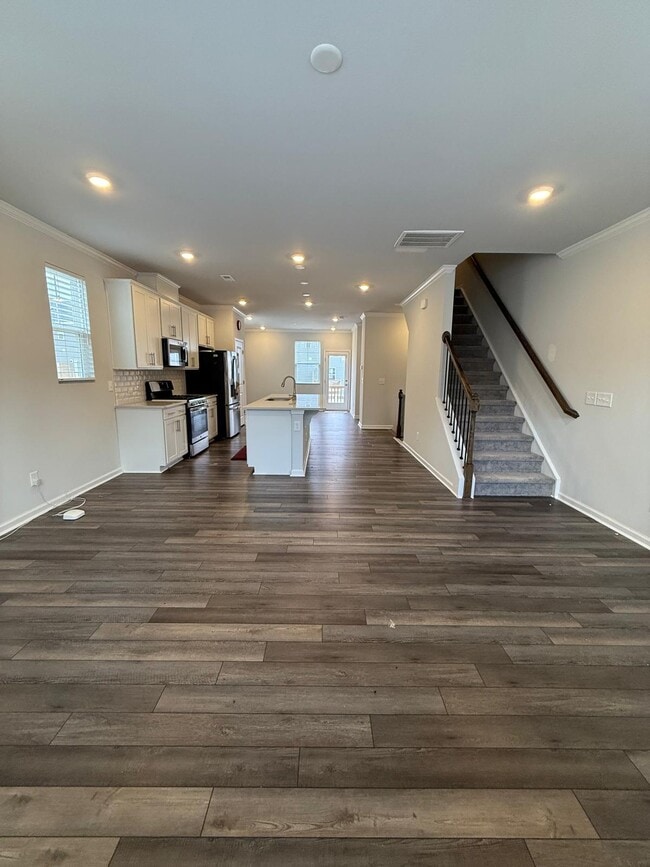 Building Photo - 409 Deercroft Dr