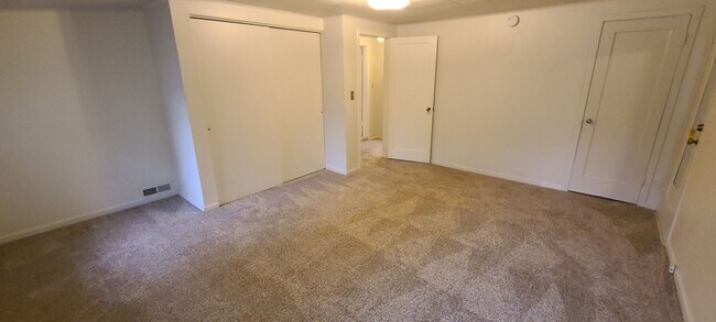 Building Photo - 7611 Bodega Ave