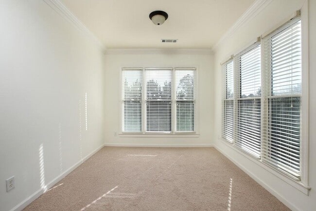 Building Photo - 2010 Heathermere Way