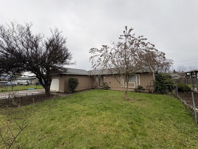 Building Photo - 231 Hawthorne St