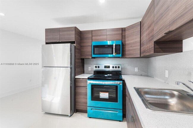 Building Photo - 540 NE 67th St