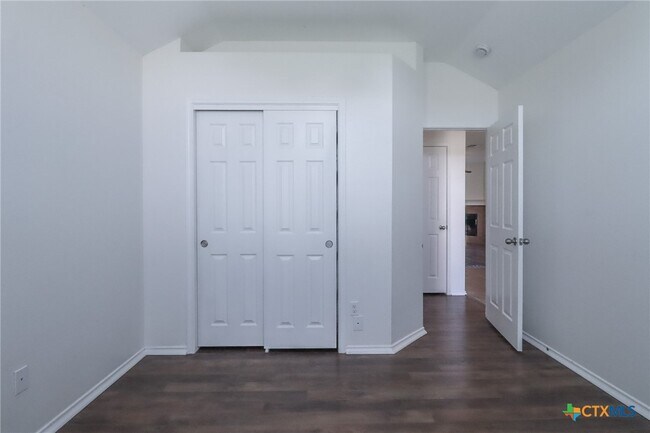 Building Photo - 7819 Bridgepointe Dr