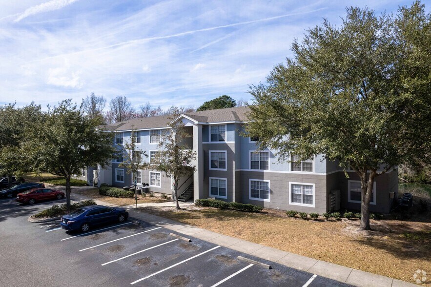 Courtney Manor Apartments 5620 Collins Rd Jacksonville FL 32244