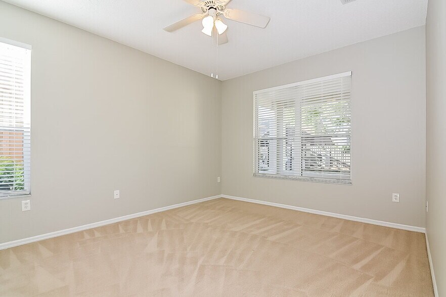 Building Photo - 7129 Captiva Cir