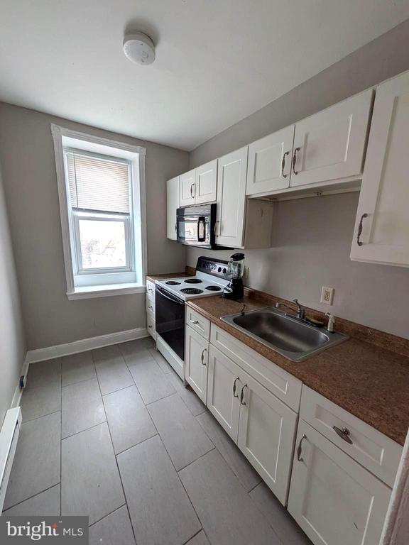 Building Photo - 1343 W Pike St