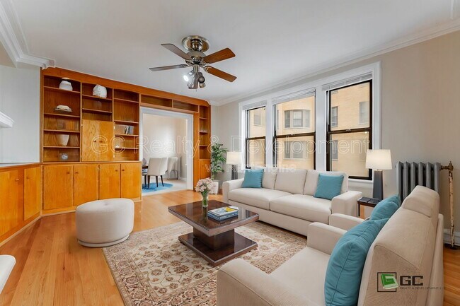 Building Photo - 1765 E 55th St