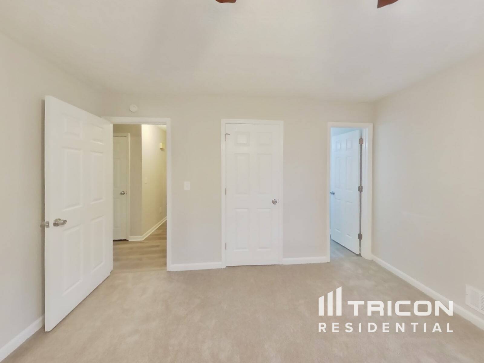 Building Photo - 30 Carriage Cir