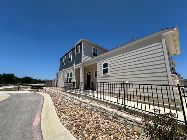 Building Photo - 1850 Settlers Glen Dr