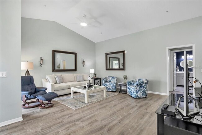 Building Photo - 809 Montrose Dr