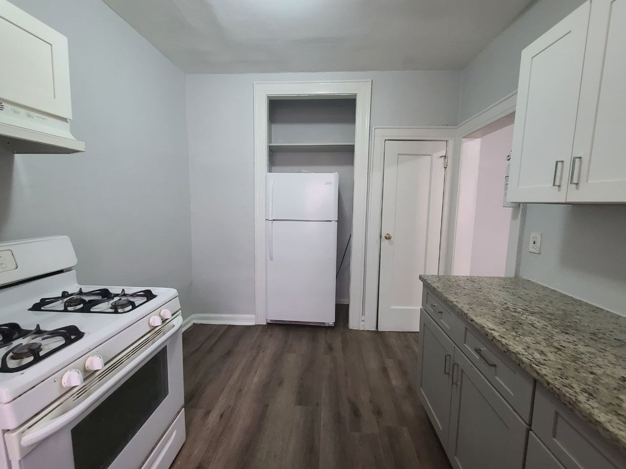 Building Photo - 61 S Munn Ave