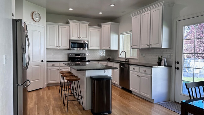 Building Photo - 1369 E 320 N