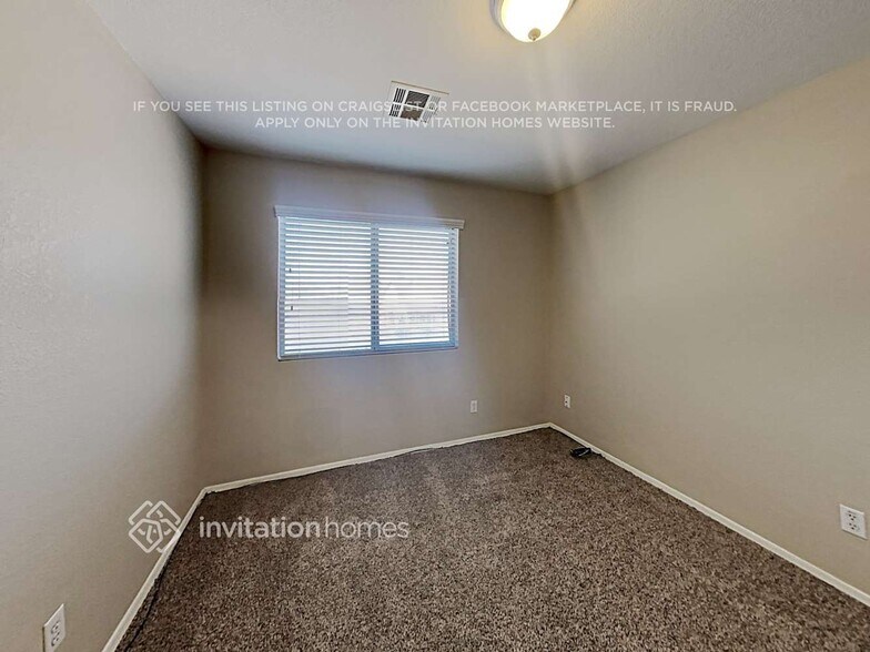 Building Photo - 3909 N 103rd Dr