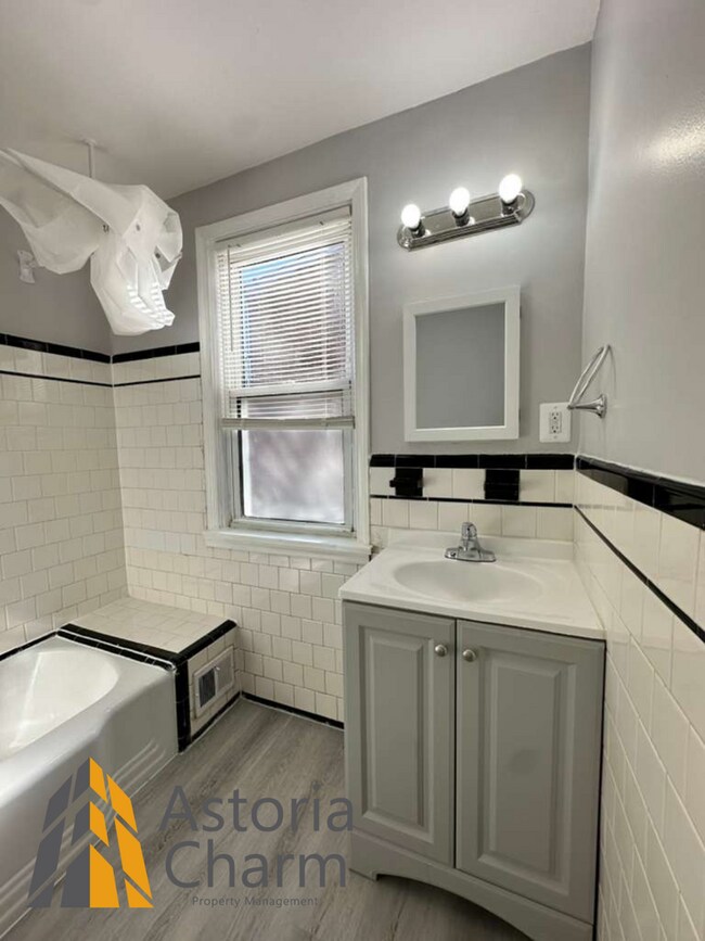 Building Photo - 3519 Rosekemp Ave