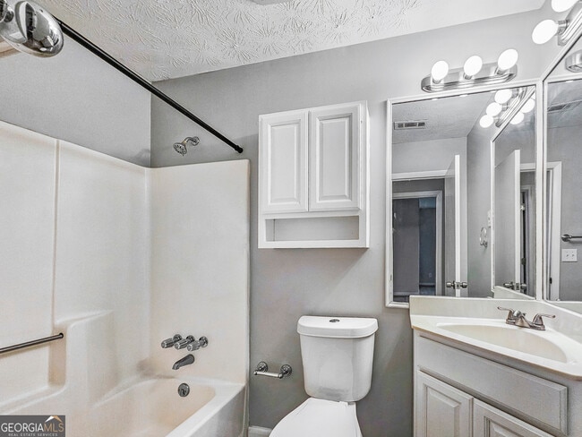 Building Photo - 3006 Stanton Rd SE