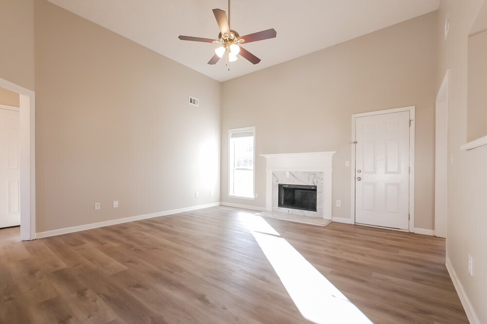 Building Photo - 8062 Mustang Ln