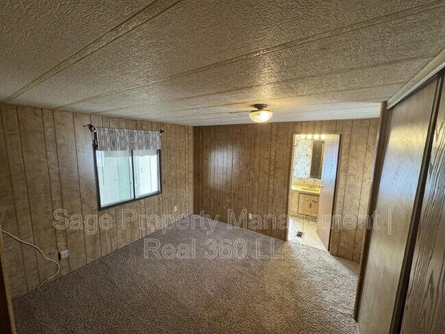 Building Photo - 7635 E Golf Ave
